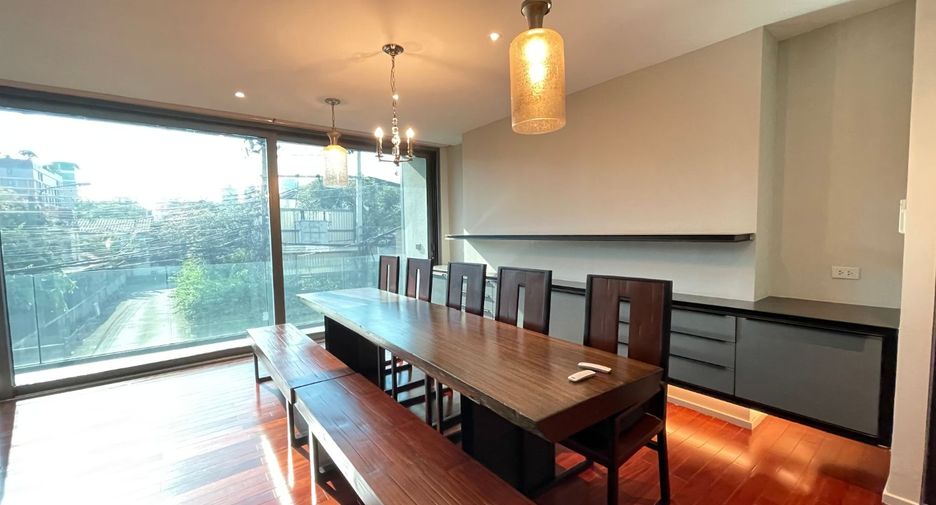 Apartment zur Miete mit 3 Zimmer in Watthana, Bangkok