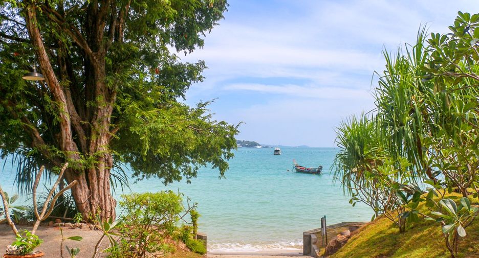 For rent 4 bedrooms villa in Mueang Phuket, Phuket