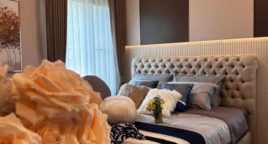 Haus zur Miete und zum Kauf mit 4 Zimmer in Saphan Sung, Bangkok