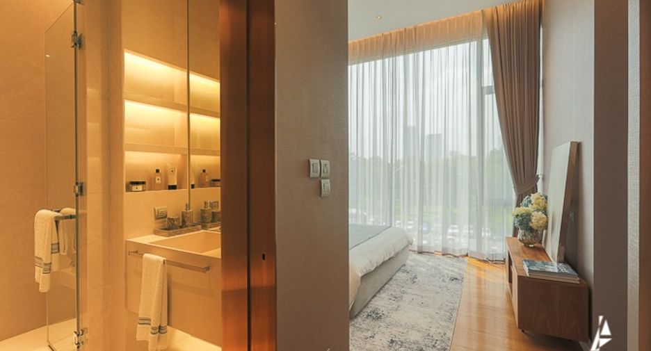 For sale 3 bedrooms condo in Pathum Wan, Bangkok