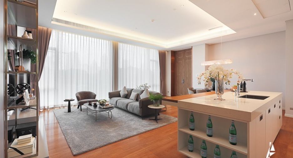 For sale 3 bedrooms condo in Pathum Wan, Bangkok
