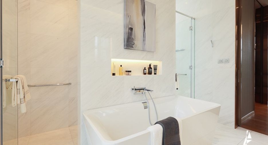 For sale 3 bedrooms condo in Pathum Wan, Bangkok