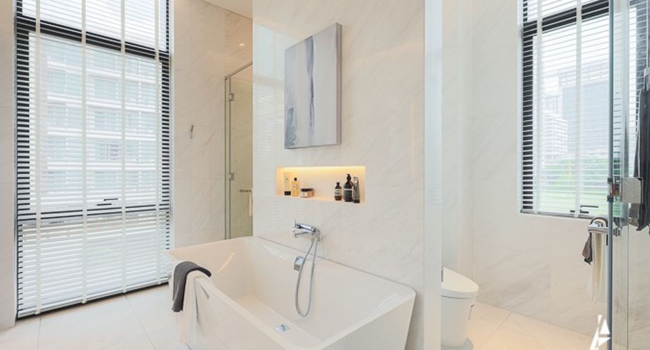 For sale 3 bedrooms condo in Pathum Wan, Bangkok