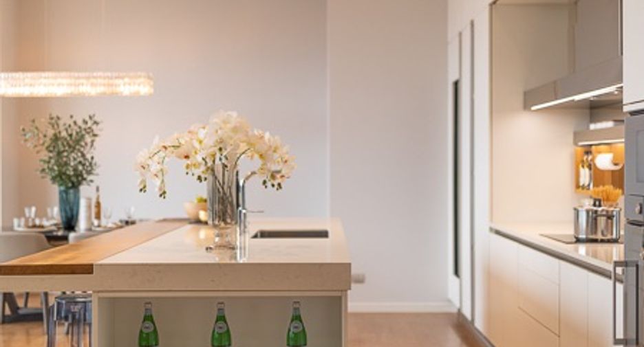 For sale 3 bedrooms condo in Pathum Wan, Bangkok