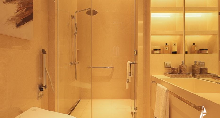 For sale 3 bedrooms condo in Pathum Wan, Bangkok