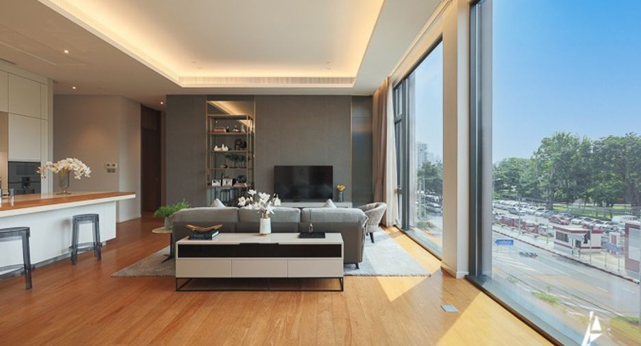 For sale 3 bedrooms condo in Pathum Wan, Bangkok