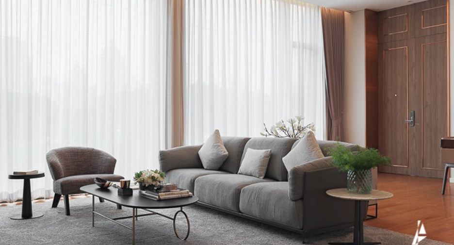 For sale 3 bedrooms condo in Pathum Wan, Bangkok