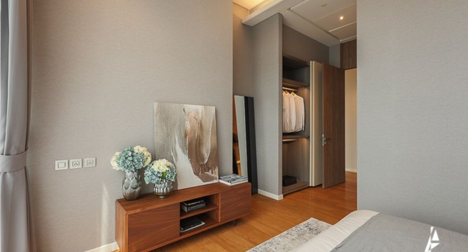 For sale 3 bedrooms condo in Pathum Wan, Bangkok