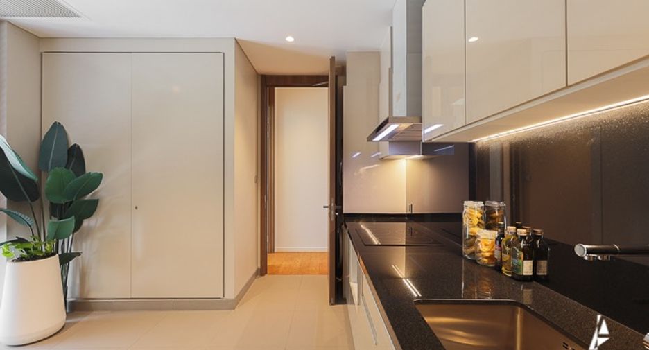 For sale 3 bedrooms condo in Pathum Wan, Bangkok