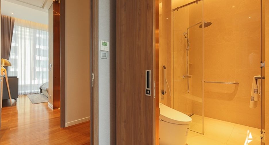 For sale 3 bedrooms condo in Pathum Wan, Bangkok