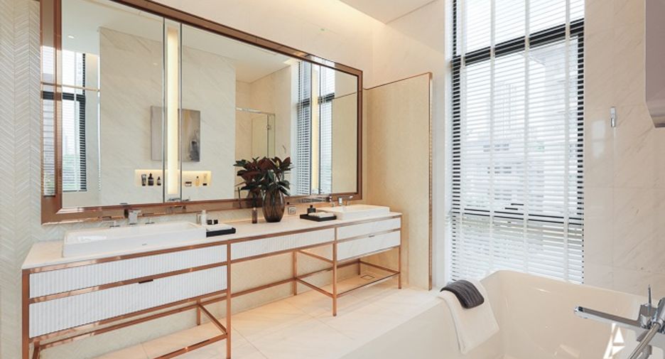 For sale 3 bedrooms condo in Pathum Wan, Bangkok