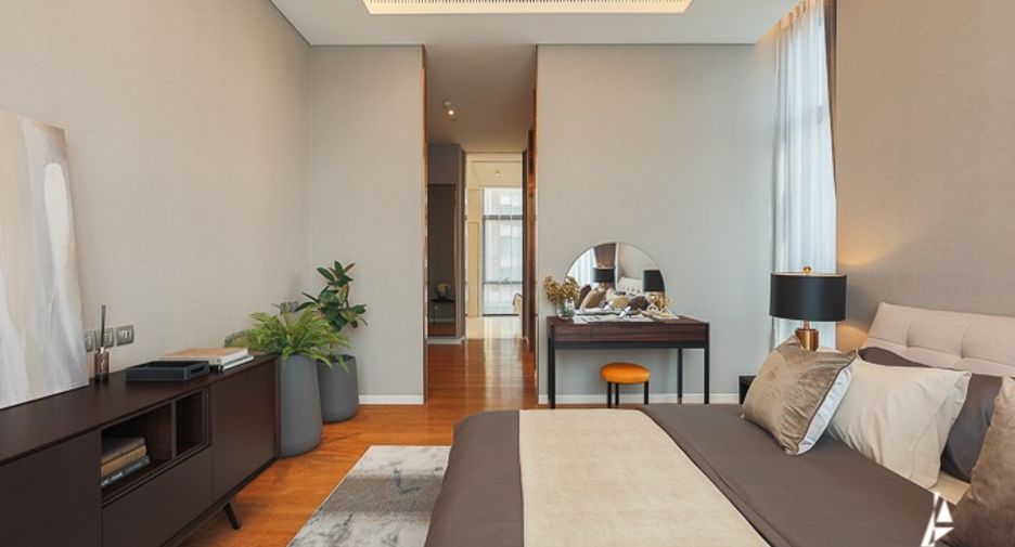 For sale 3 bedrooms condo in Pathum Wan, Bangkok