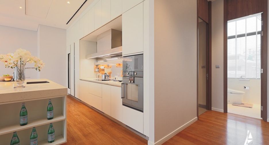 For sale 3 bedrooms condo in Pathum Wan, Bangkok