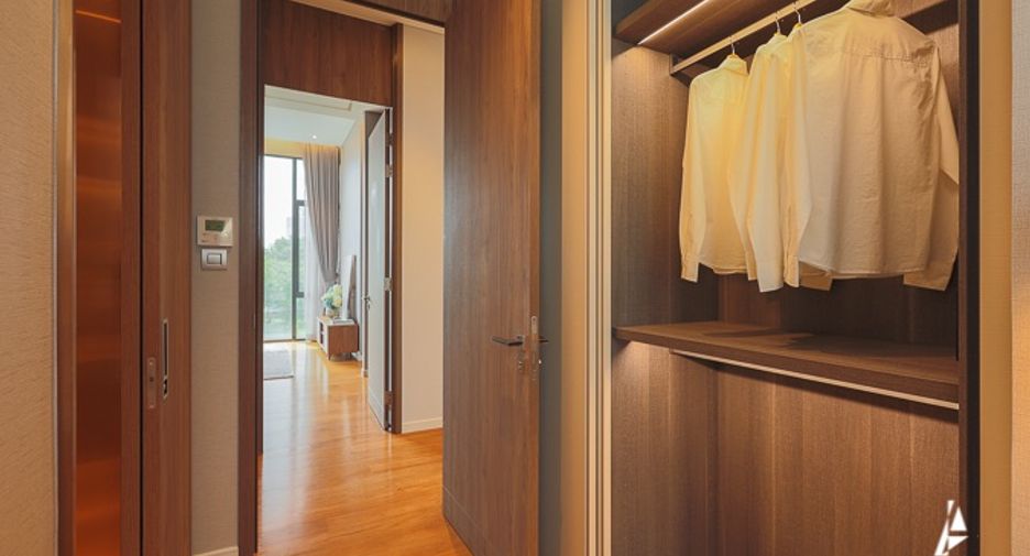 For sale 3 bedrooms condo in Pathum Wan, Bangkok
