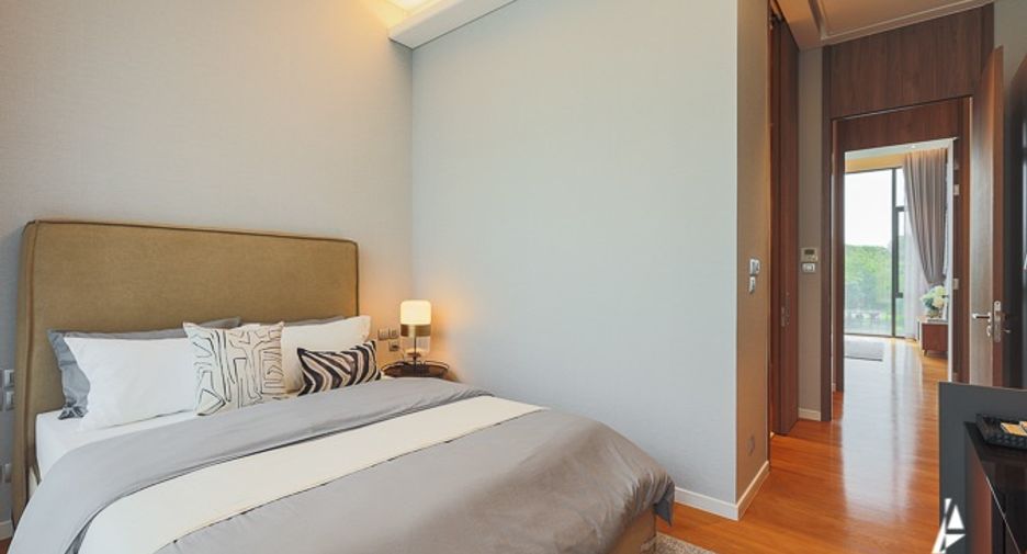 For sale 3 bedrooms condo in Pathum Wan, Bangkok