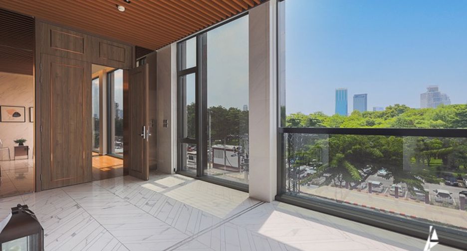 For sale 3 bedrooms condo in Pathum Wan, Bangkok