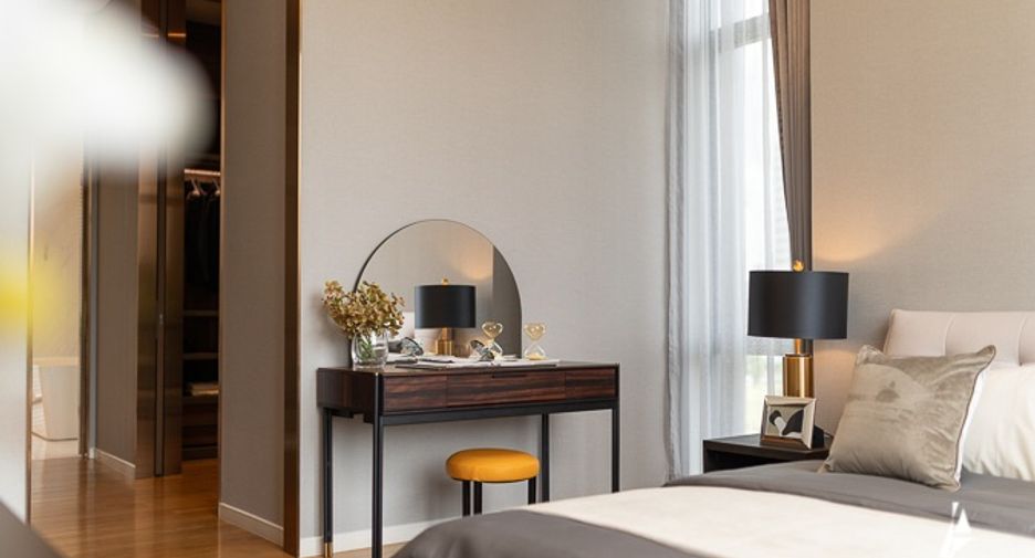 For sale 3 bedrooms condo in Pathum Wan, Bangkok