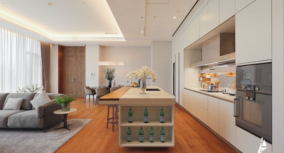 For sale 3 bedrooms condo in Pathum Wan, Bangkok