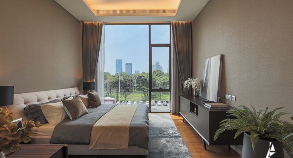 For sale 3 bedrooms condo in Pathum Wan, Bangkok
