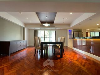 For rent 4 bed apartment in Watthana, Bangkok