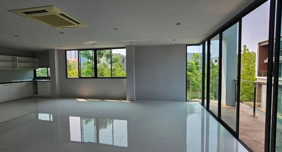 For rent and for sale 7 bed house in Yan Nawa, Bangkok