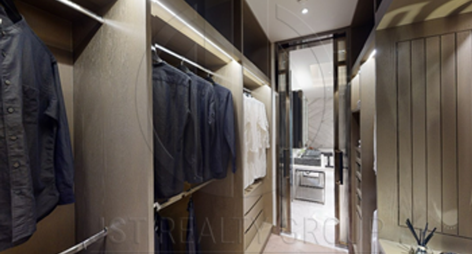 For sale 2 bed condo in Khlong San, Bangkok