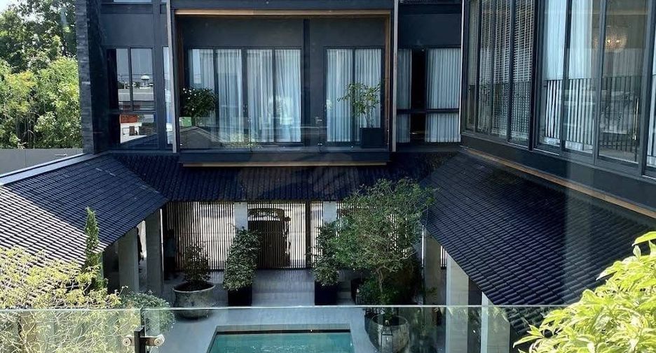 For sale 4 ベッドルーム house in Wang Thonglang, Bangkok