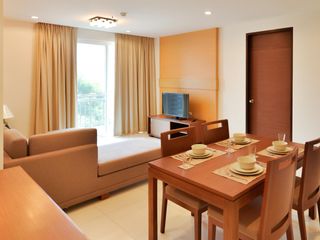 For rent 1 bed serviced apartment in Watthana, Bangkok