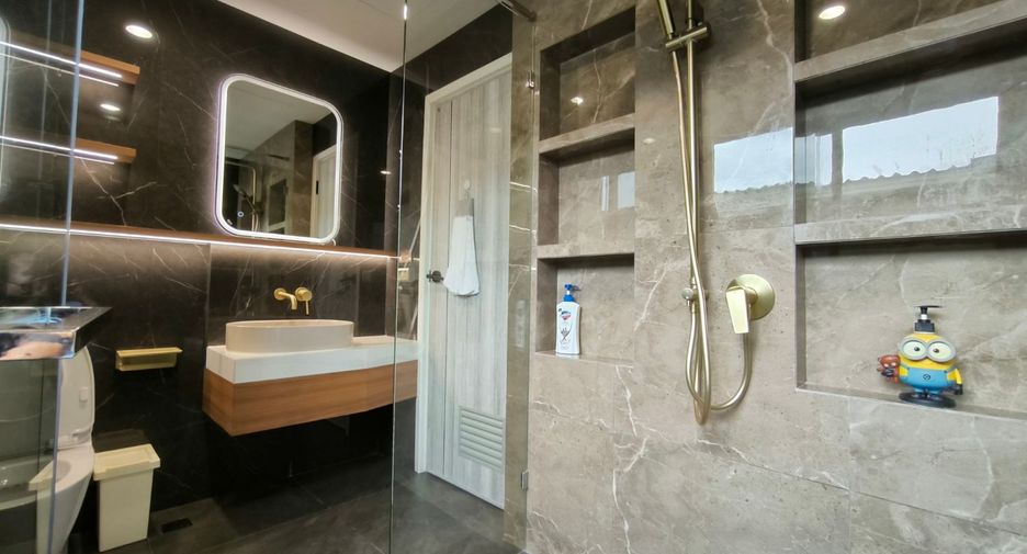 For sale 3 bedrooms townhouse in Suan Luang, Bangkok
