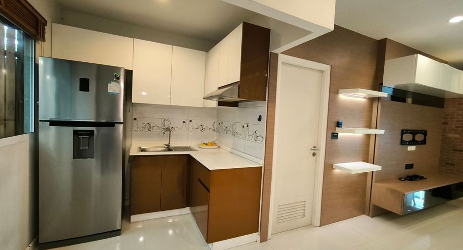 For sale 3 bedrooms townhouse in Suan Luang, Bangkok