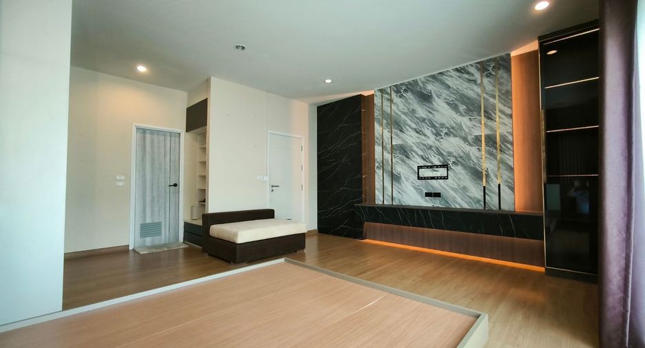 For sale 3 bedrooms townhouse in Suan Luang, Bangkok