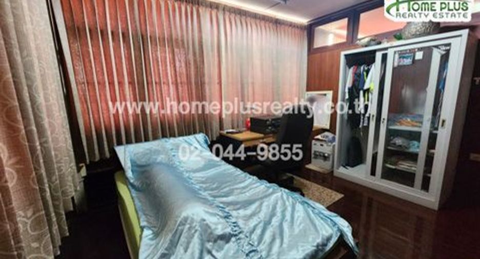 For sale 5 bedrooms house in Bangkok Noi, Bangkok