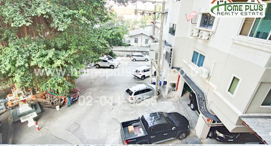For sale 1 bed condo in Khan Na Yao, Bangkok