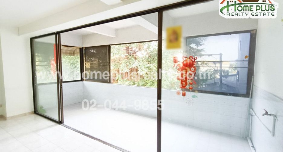 For sale 1 bed condo in Khan Na Yao, Bangkok