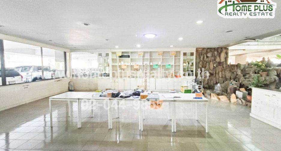 For sale 1 bed condo in Khan Na Yao, Bangkok