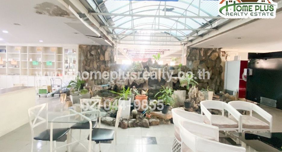 For sale 1 bed condo in Khan Na Yao, Bangkok