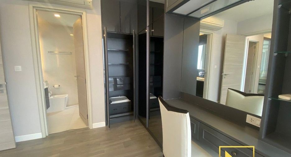 For rent 2 bedrooms condo in Sathon, Bangkok