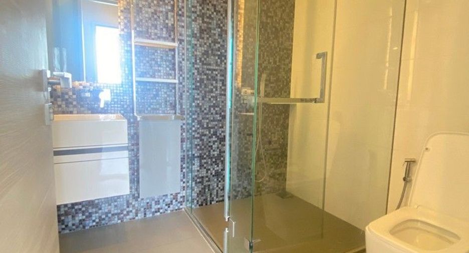 For rent 2 bedrooms condo in Sathon, Bangkok