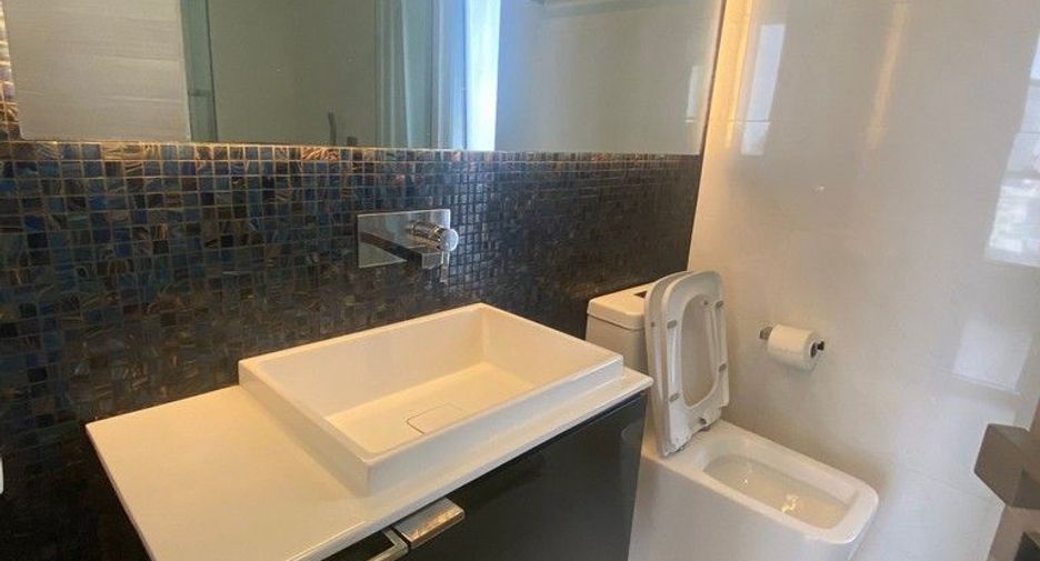 For rent 2 bedrooms condo in Sathon, Bangkok