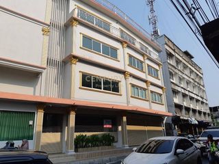 For rent retail Space in Wang Thonglang, Bangkok