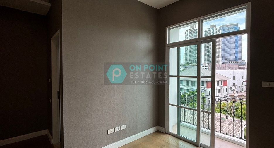 For sale 2 ベッドルーム condo in Watthana, Bangkok