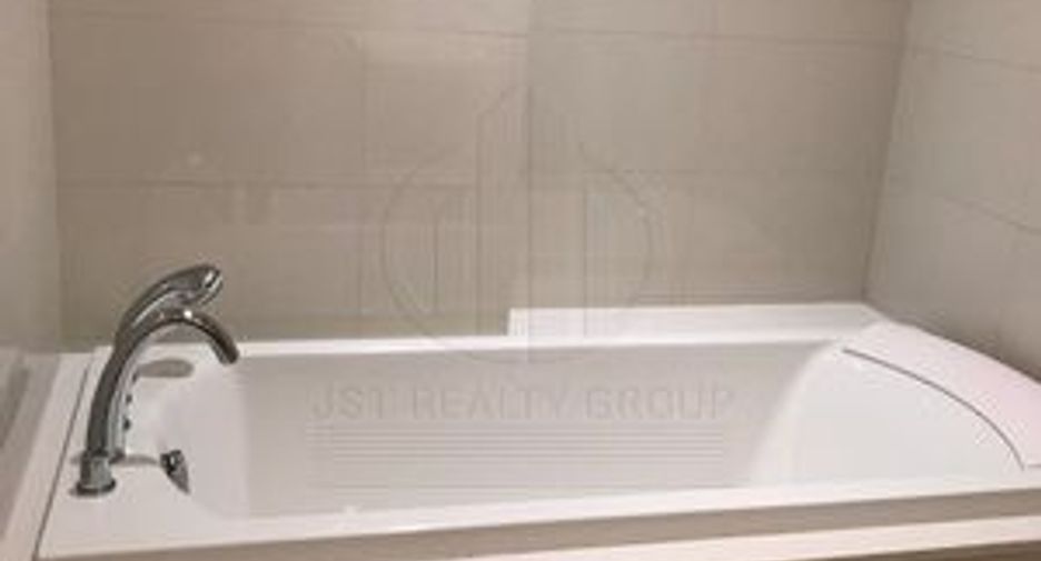 For rent and for sale 2 bedrooms condo in Khlong Toei, Bangkok