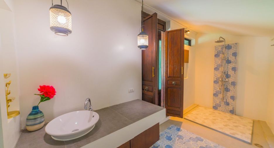 For rent and for sale 5 bedrooms villa in Thalang, Phuket