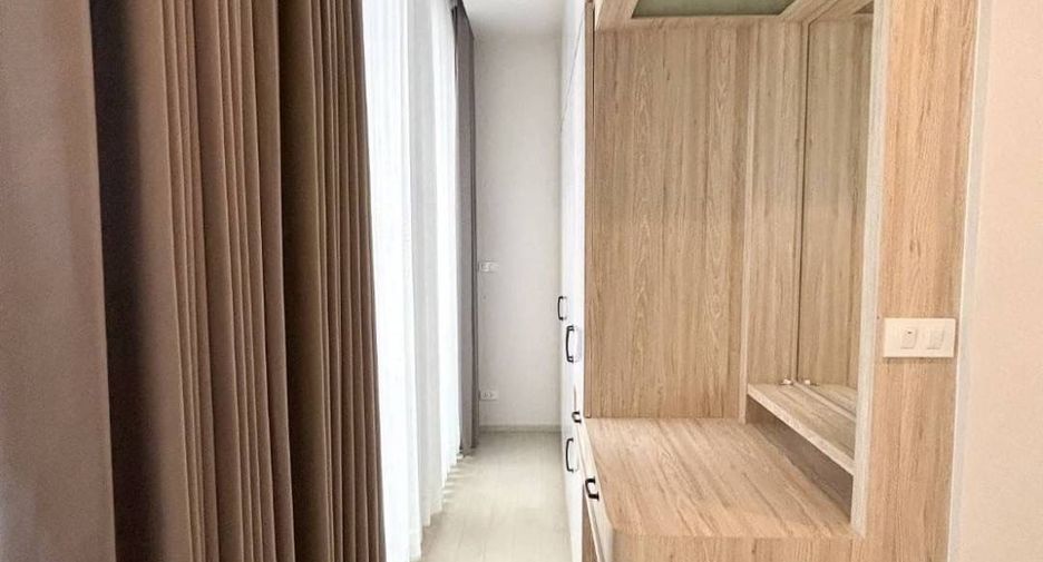 For rent 2 bedrooms condo in Pathum Wan, Bangkok