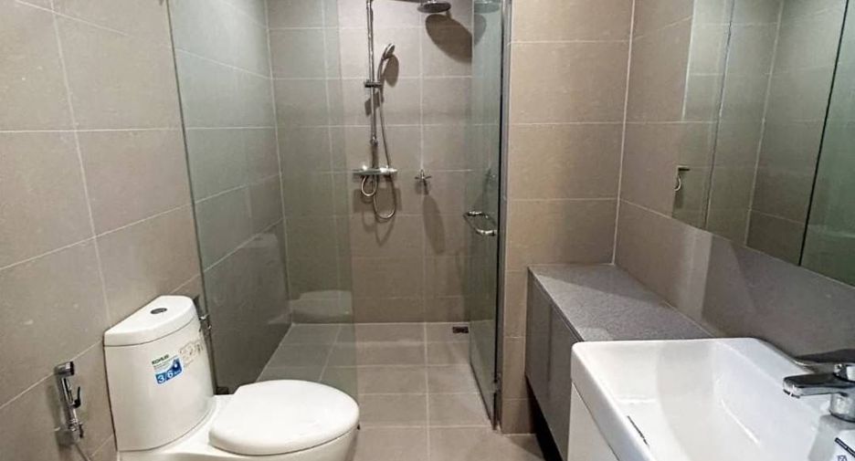 For rent 2 bedrooms condo in Pathum Wan, Bangkok