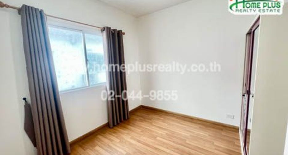 For rent そして for sale 4 Beds townhouse in Pak Kret, Nonthaburi
