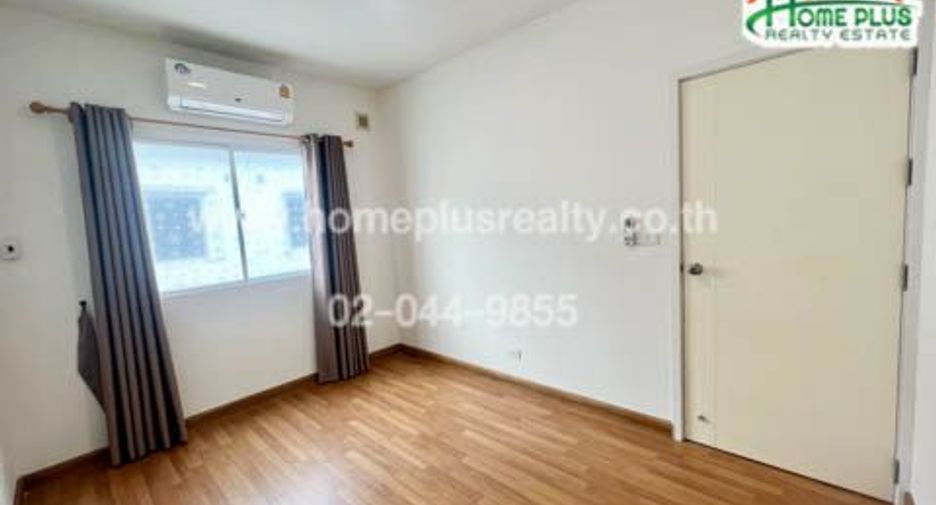 For rent and for sale 4 bed townhouse in Pak Kret, Nonthaburi