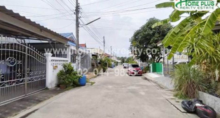 Casa adosada en venta de 3 habitaciones en Thawi Watthana, Bangkok
