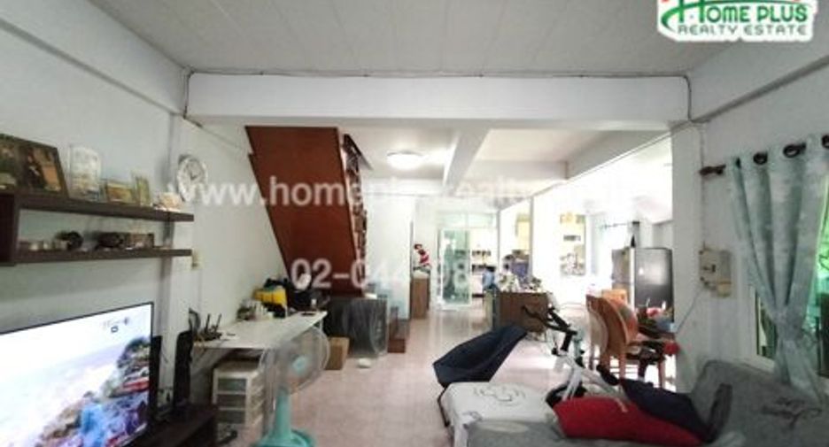 Casa adosada en venta de 3 habitaciones en Thawi Watthana, Bangkok