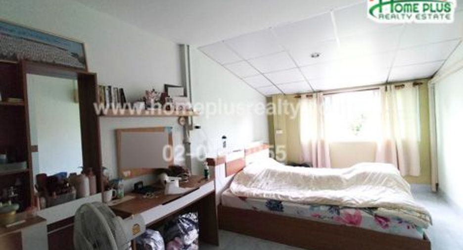 Casa adosada en venta de 3 habitaciones en Thawi Watthana, Bangkok